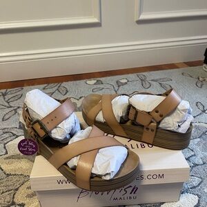 Blowfish Tan Sandals Comfortable Summer Footwear